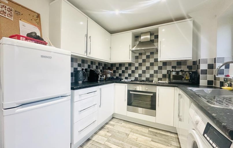 Heron Drive, Lenton, Nottingham - Image 1